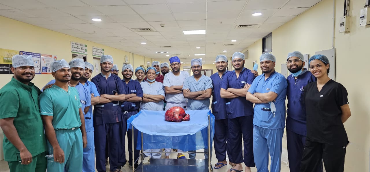 India’s Largest Kidney Mass removed by Urology doctors at AIIMS Bhubaneswar