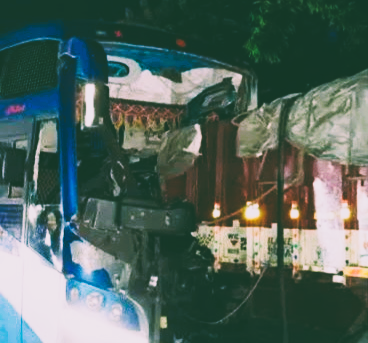 Over 30 Injured as Bhubaneswar–Kolkata Bus Collides with Parked Truck on NH-60